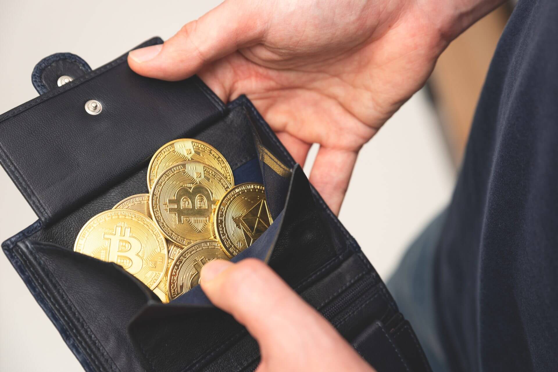 10,6 jaar oude Bitcoin wallet geactiveerd met $56 miljoen BTC